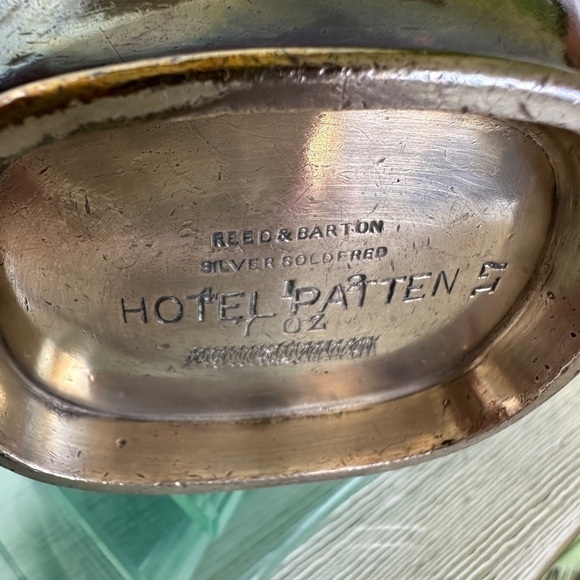 REED & BARTON, SILVER SOLDERED, 7 OUNCE, HOTEL CREAM PITCHER - Picture 7 of 7